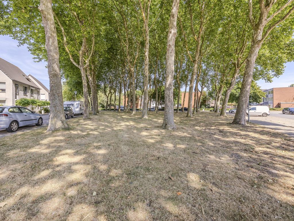 Willem de Bruynstraat 6, Breda