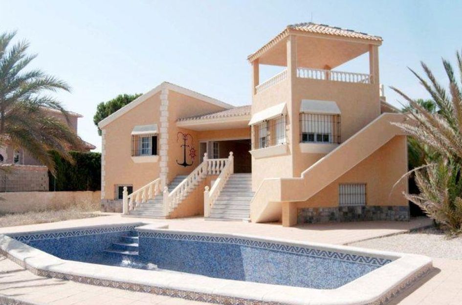 Villa in Los Alcázares