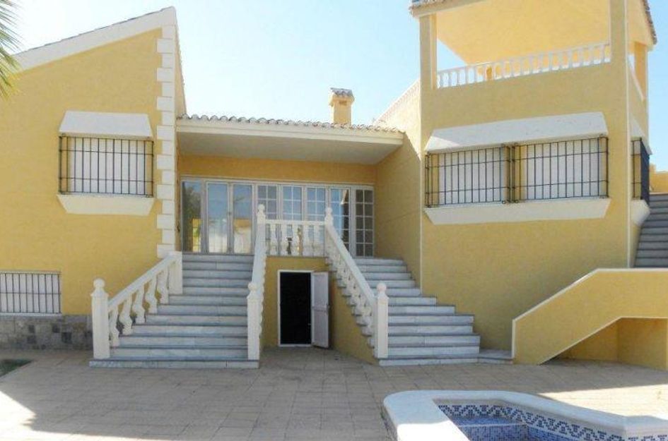 Villa in Los Alcázares