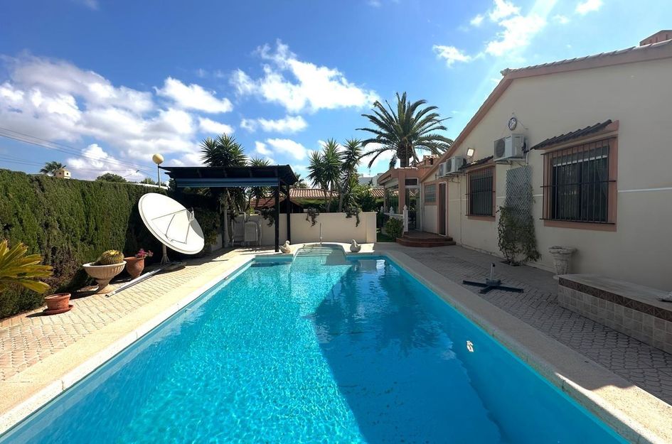 Villa in Cabo Roig
