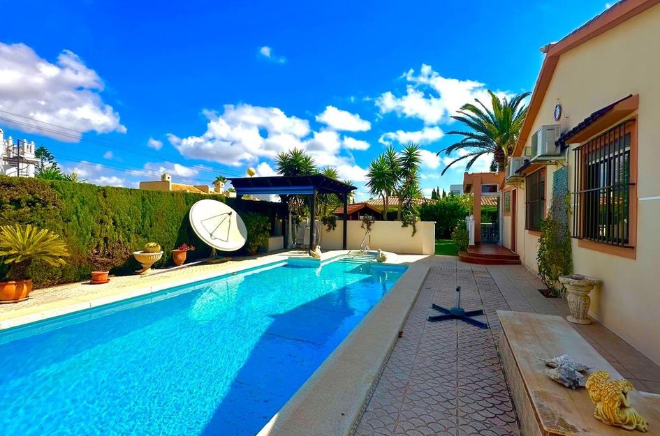 Villa in Cabo Roig