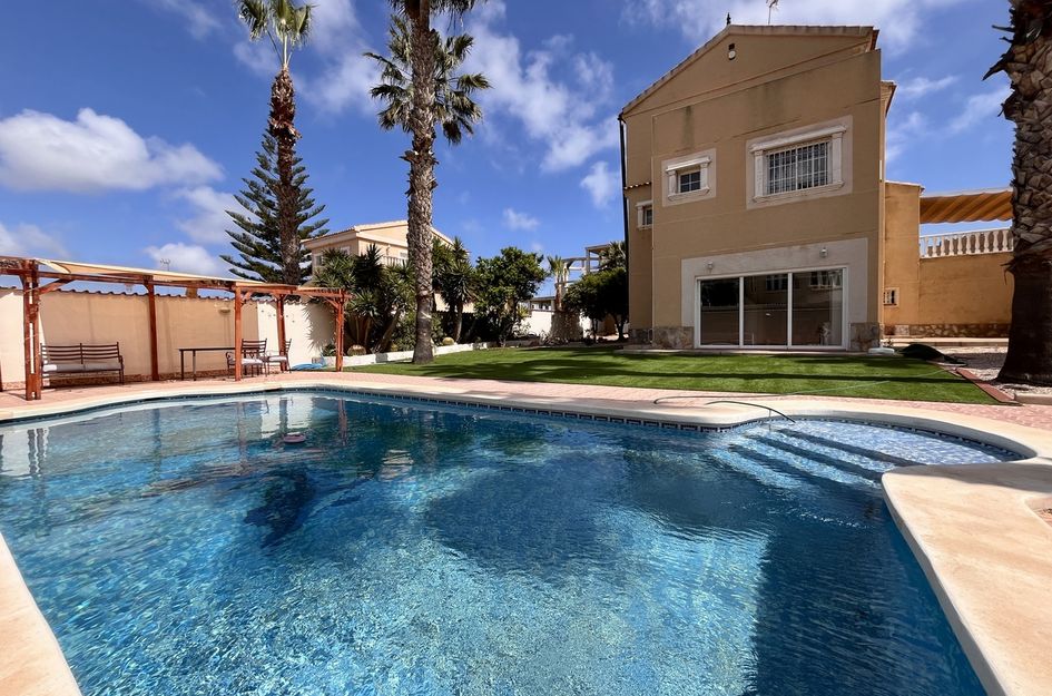 Villa in La Zenia