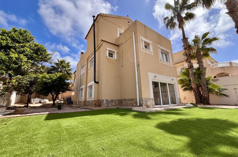 Villa in La Zenia
