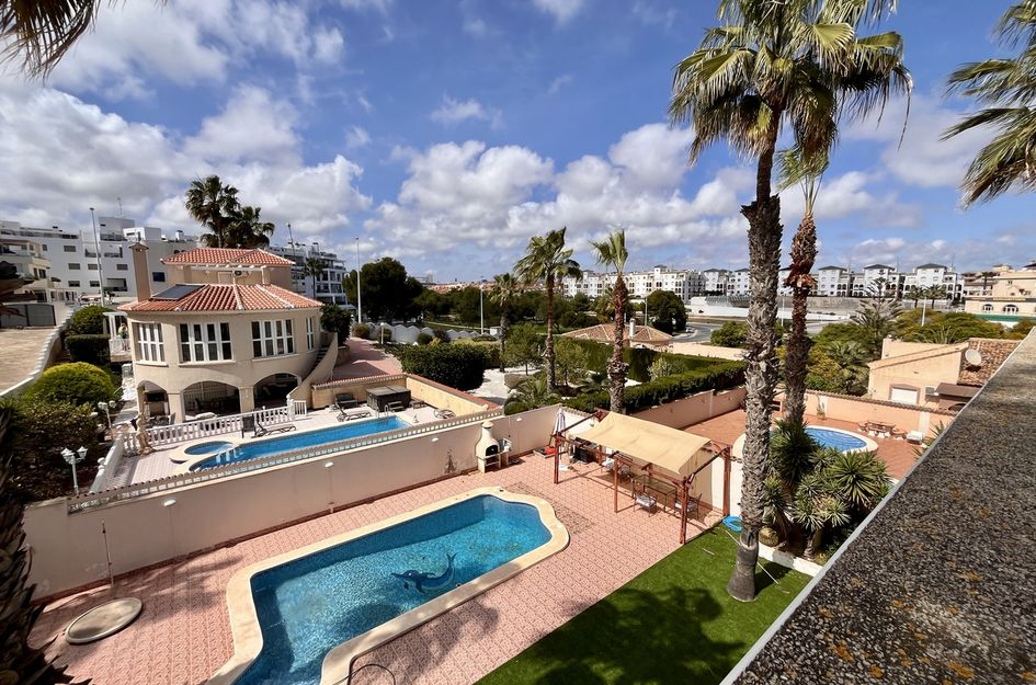 Villa in La Zenia