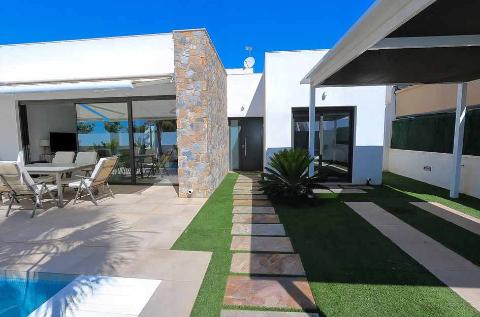 Villa in Pilar de la Horadada