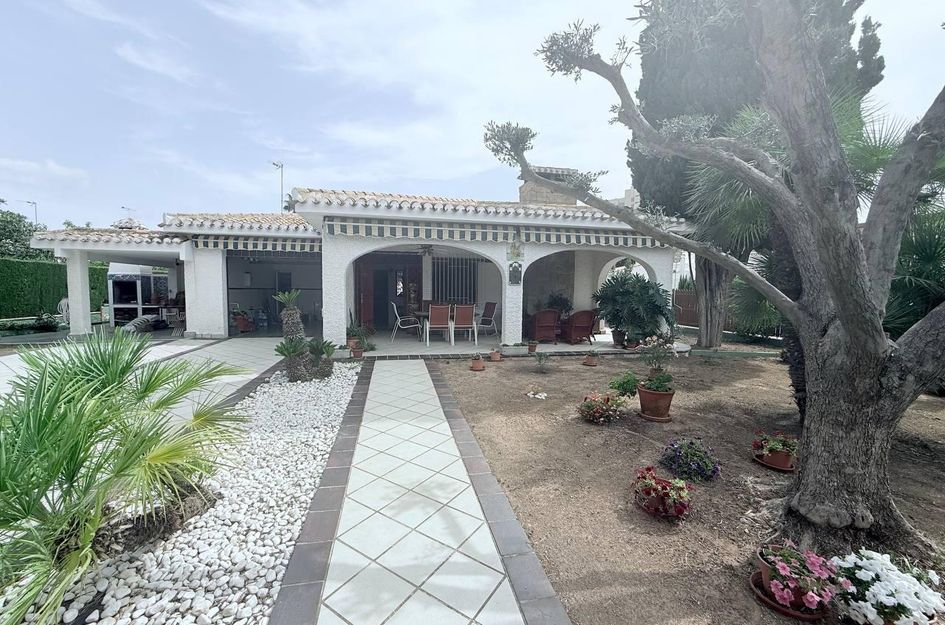 Villa in Dehesa de Campoamor