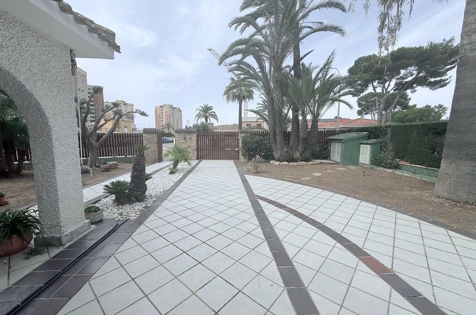 Villa in Dehesa de Campoamor