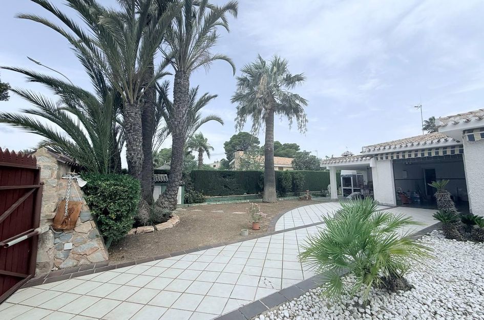 Villa in Dehesa de Campoamor