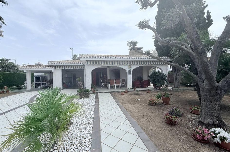 Villa in Dehesa de Campoamor