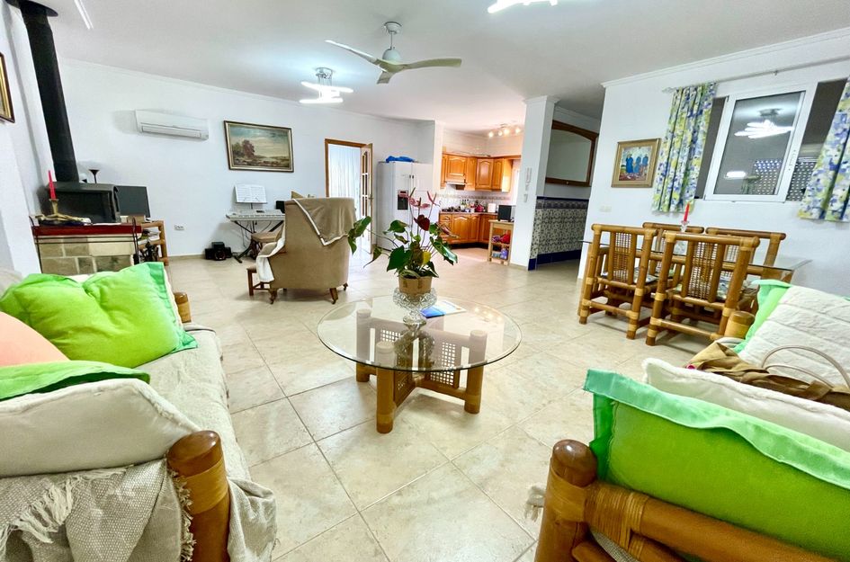 Villa in Daya Nueva