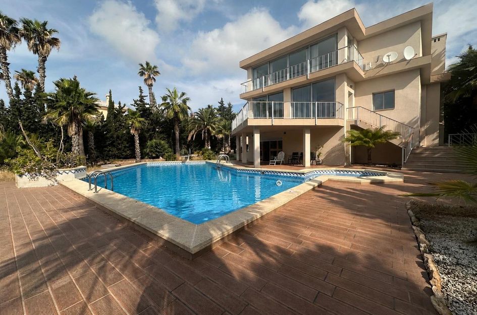 Villa in Quesada