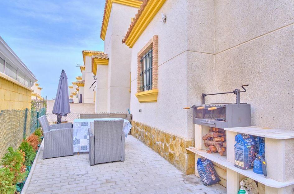 Villa in Los Montesinos