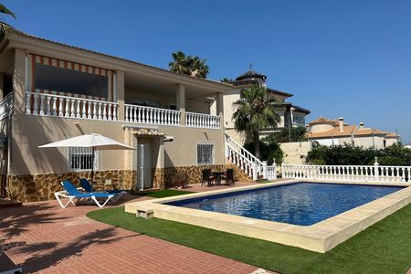 Villa in Algorfa