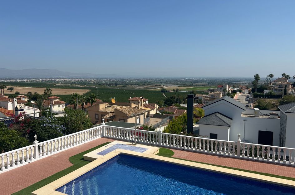 Villa in Castillo de Montemar