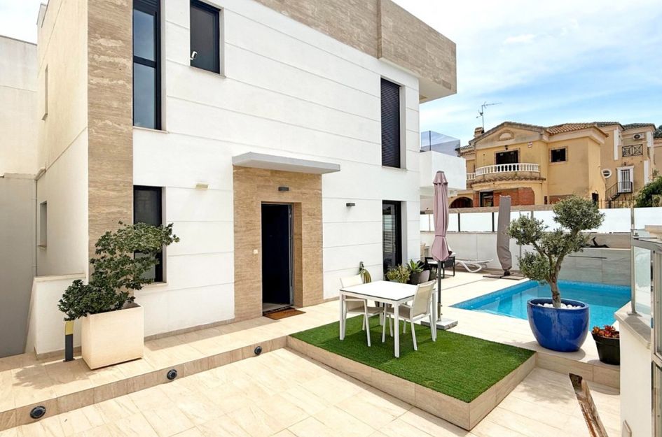 Villa in Campoamor R-5
