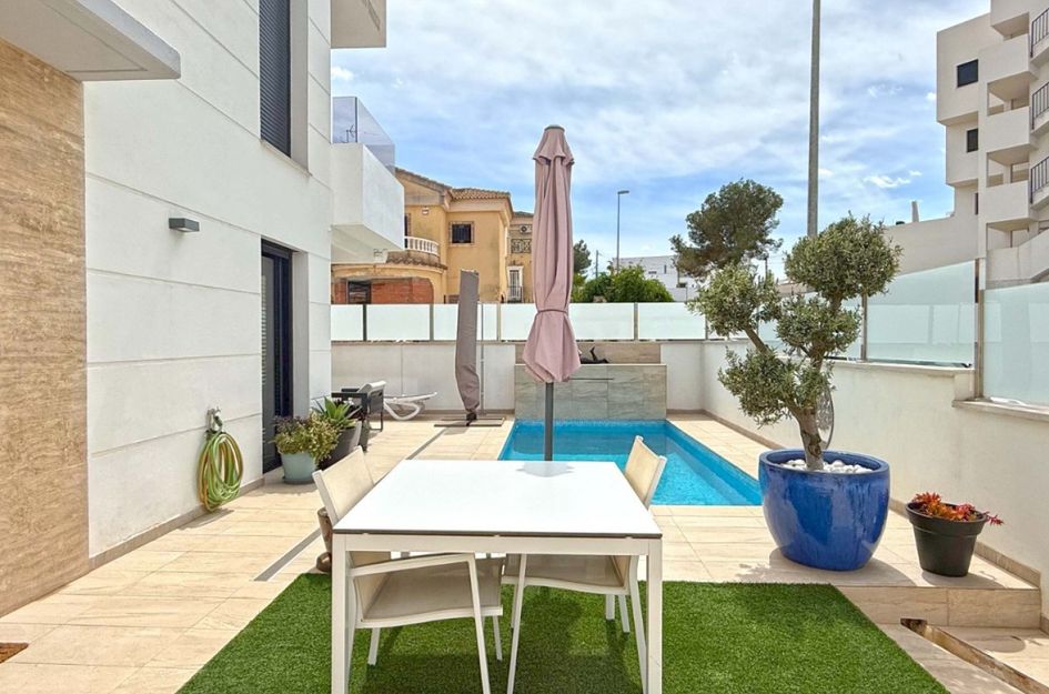 Villa in Campoamor R-5