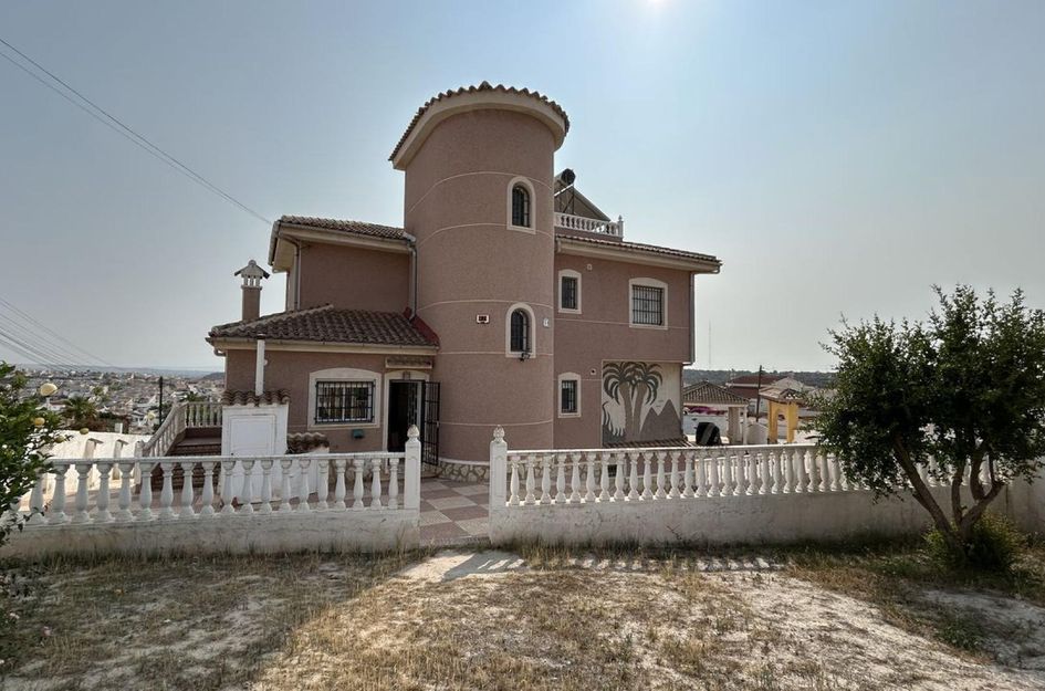 Villa in Quesada