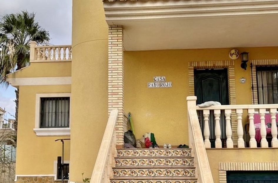 Halfvrijstaand in Villamartin