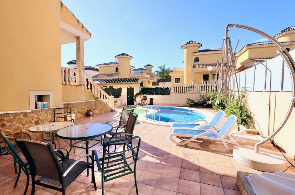 Halfvrijstaand in Villamartin