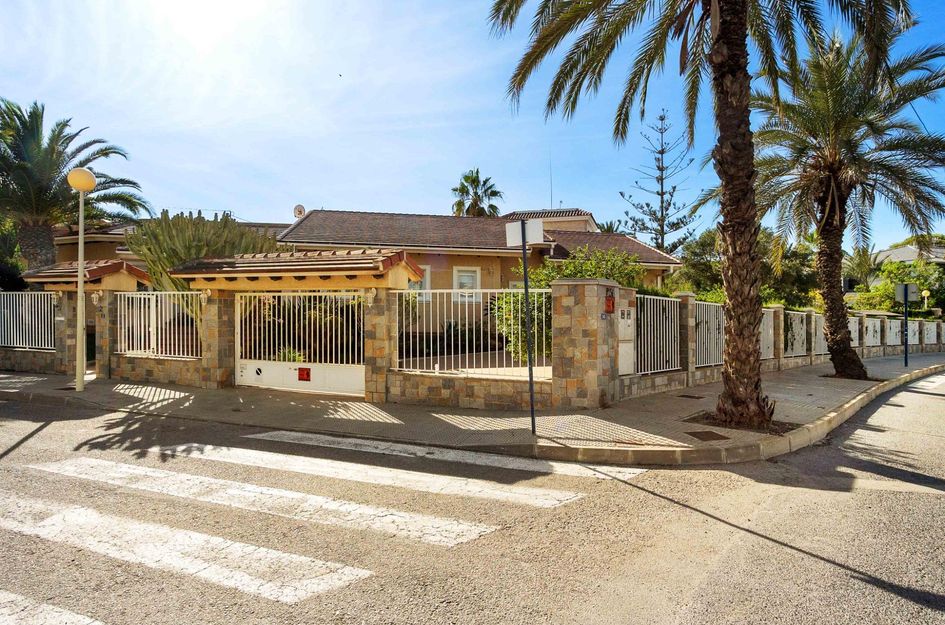 Villa in Cabo Roig