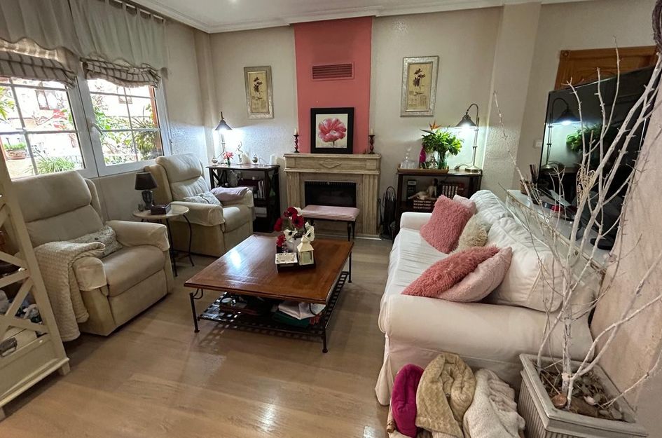 Villa in Los Montesinos