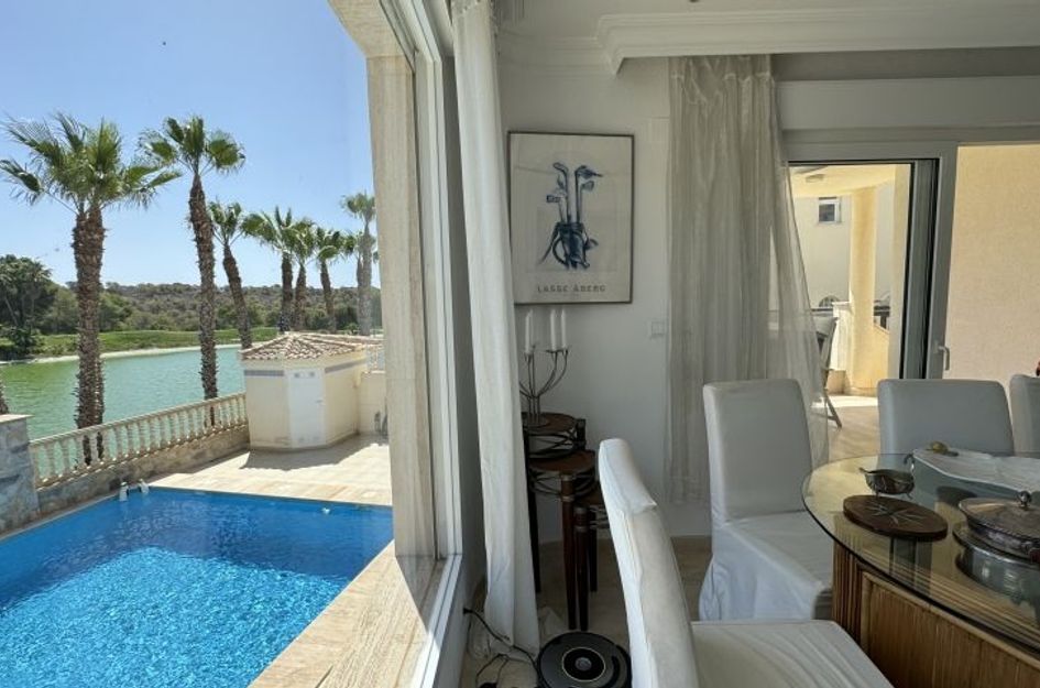 Villa in Campoamor R-5
