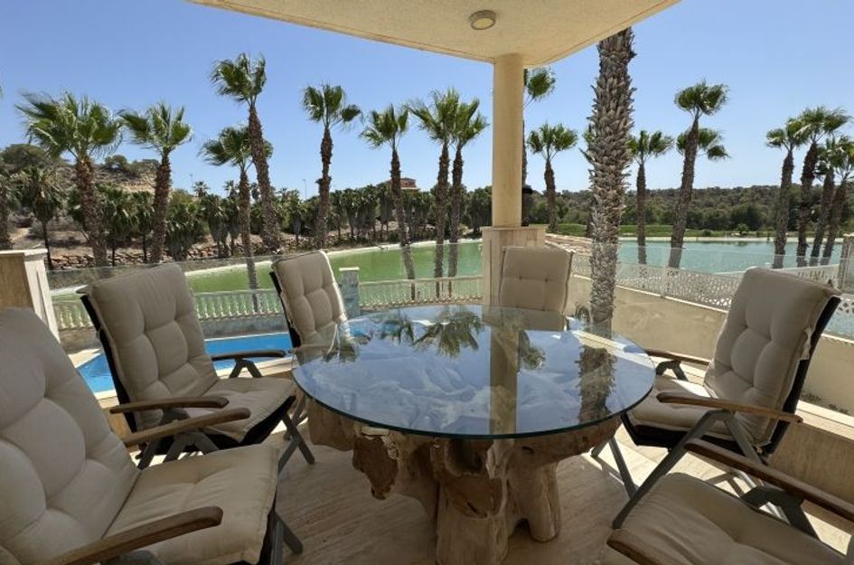 Villa in Campoamor R-5