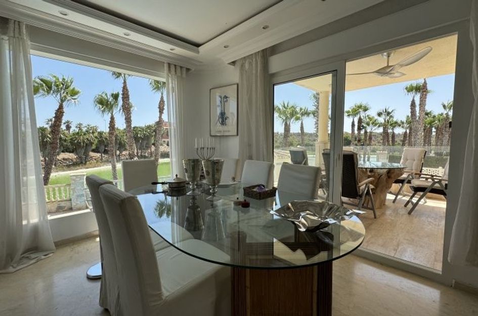 Villa in Campoamor R-5