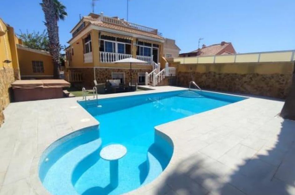 Villa in Torrevieja