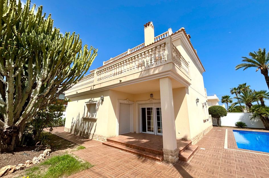 Villa in Cabo Roig