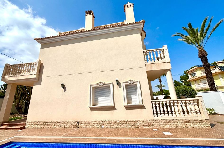 Villa in Cabo Roig