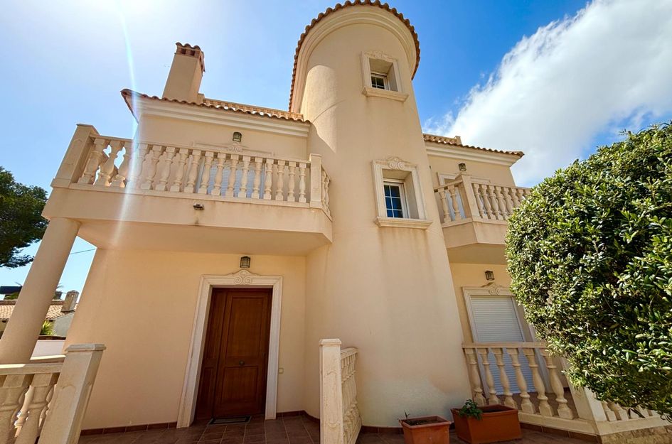 Villa in Cabo Roig