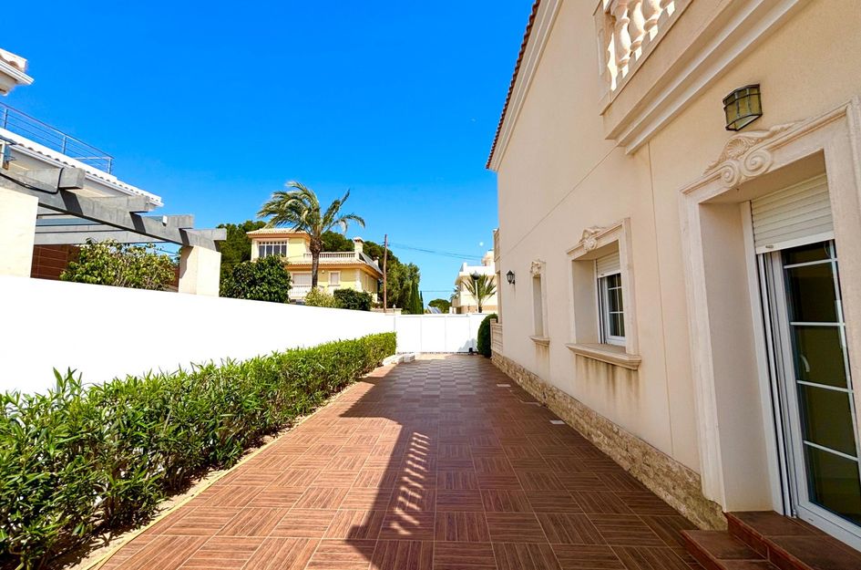 Villa in Cabo Roig