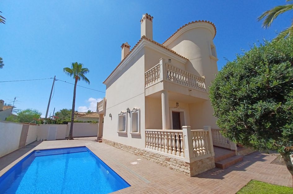 Villa in Cabo Roig