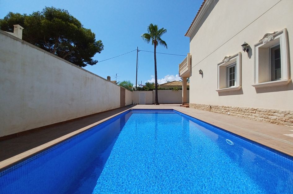 Villa in Cabo Roig