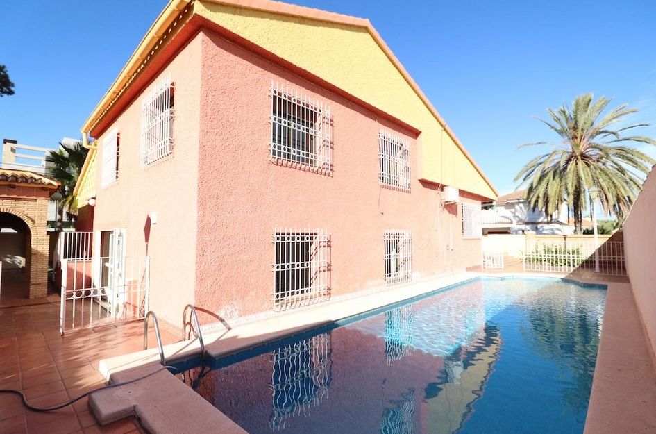 Villa in Cabo Roig