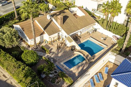 Villa in Desamparados