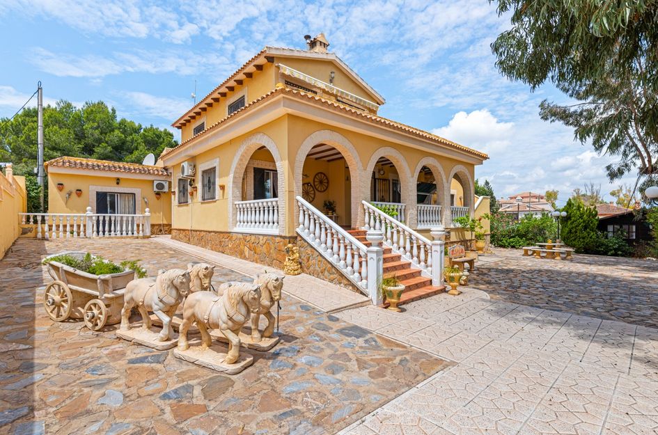 Villa in Jacarilla