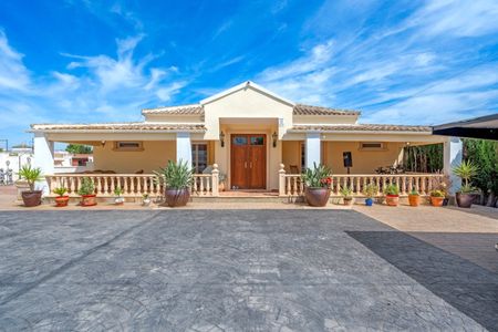 Huis in El Puente de Don Pedro
