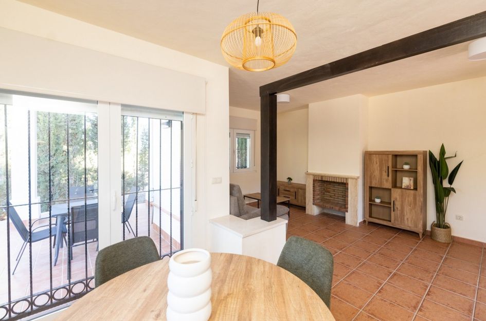 Halfvrijstaand in Valladolises y Lo Jurado