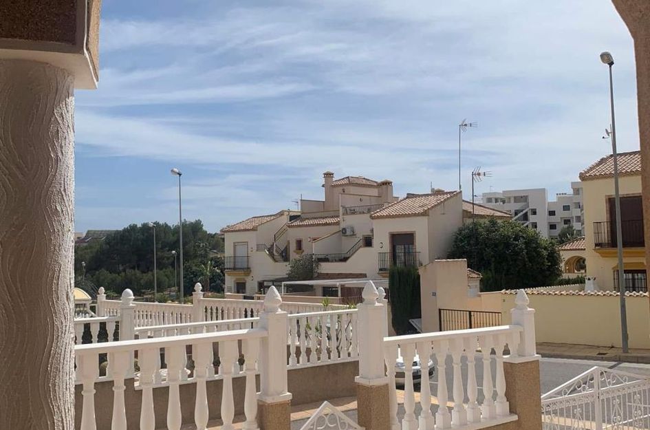 Villa in Res. Las Filipinas