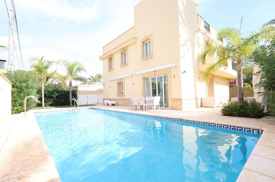 Villa in Cabo Roig