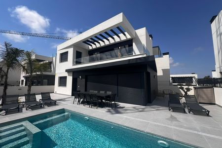 Villa in Castillo de Montemar