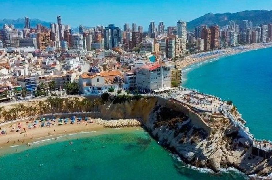 Halfvrijstaand in Golf Badia