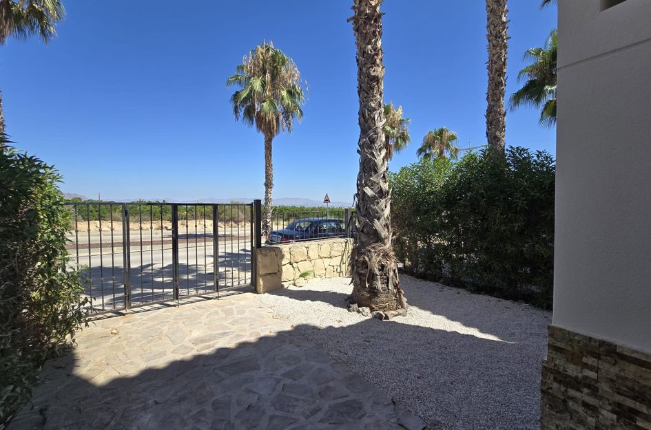 Duplex in Castillo de Montemar