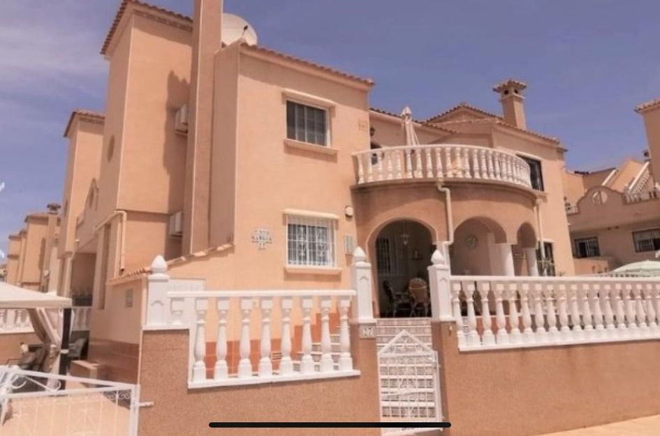 Huis in Res. Las Filipinas