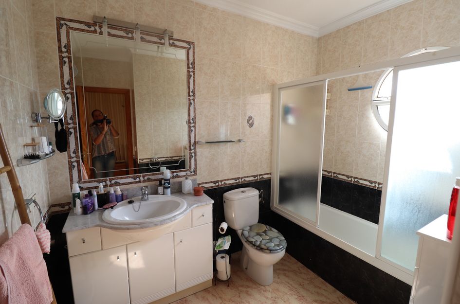 Huis in Res. Las Filipinas