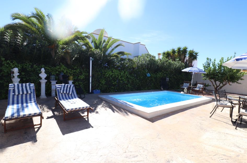 Villa in El Fondó de les Neus