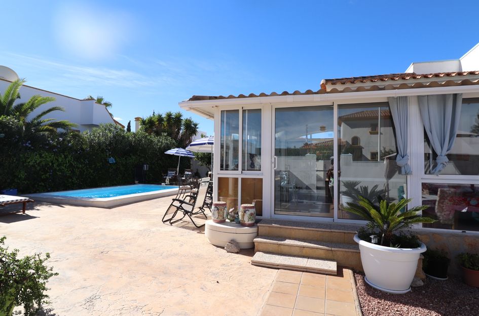 Villa in El Fondó de les Neus