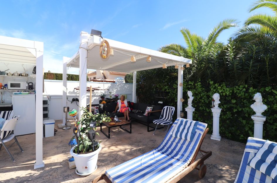 Villa in El Fondó de les Neus